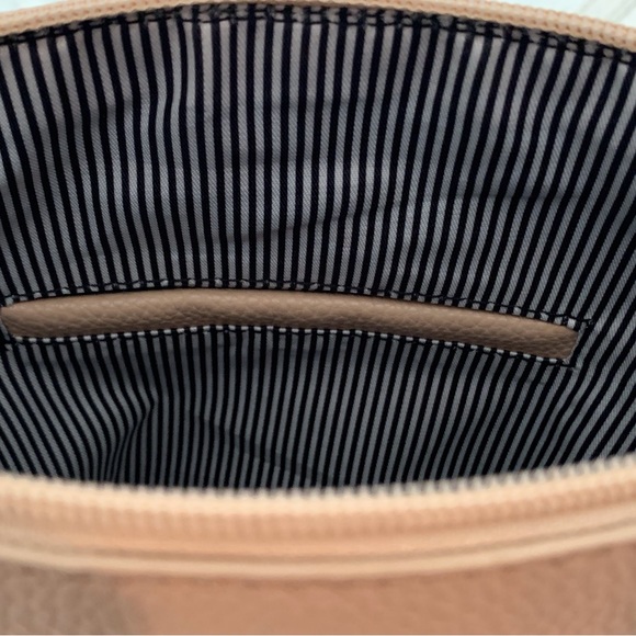 Crossbody handbag with adjustable strap - Picture 6 of 10